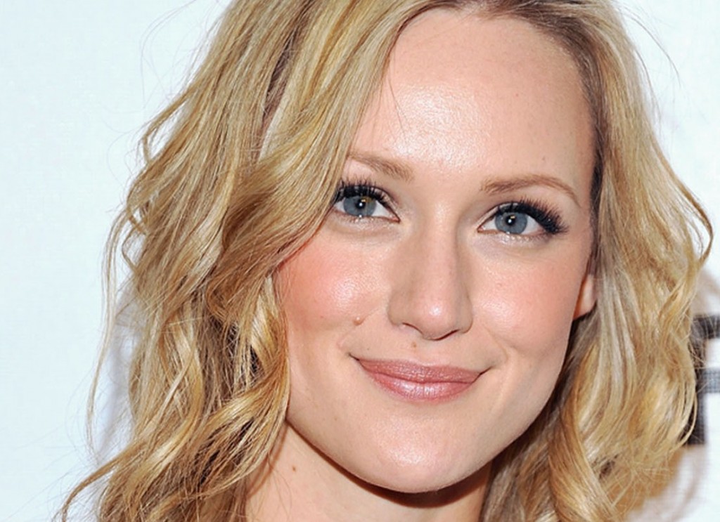 Kerry Bishé Height and Weight Stats - PK Baseline- How Celebs Get