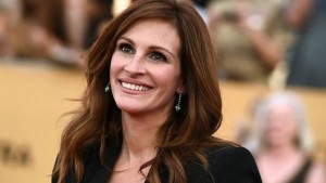 Julia Roberts Height and Weight Stats - PK Baseline- How Celebs Get